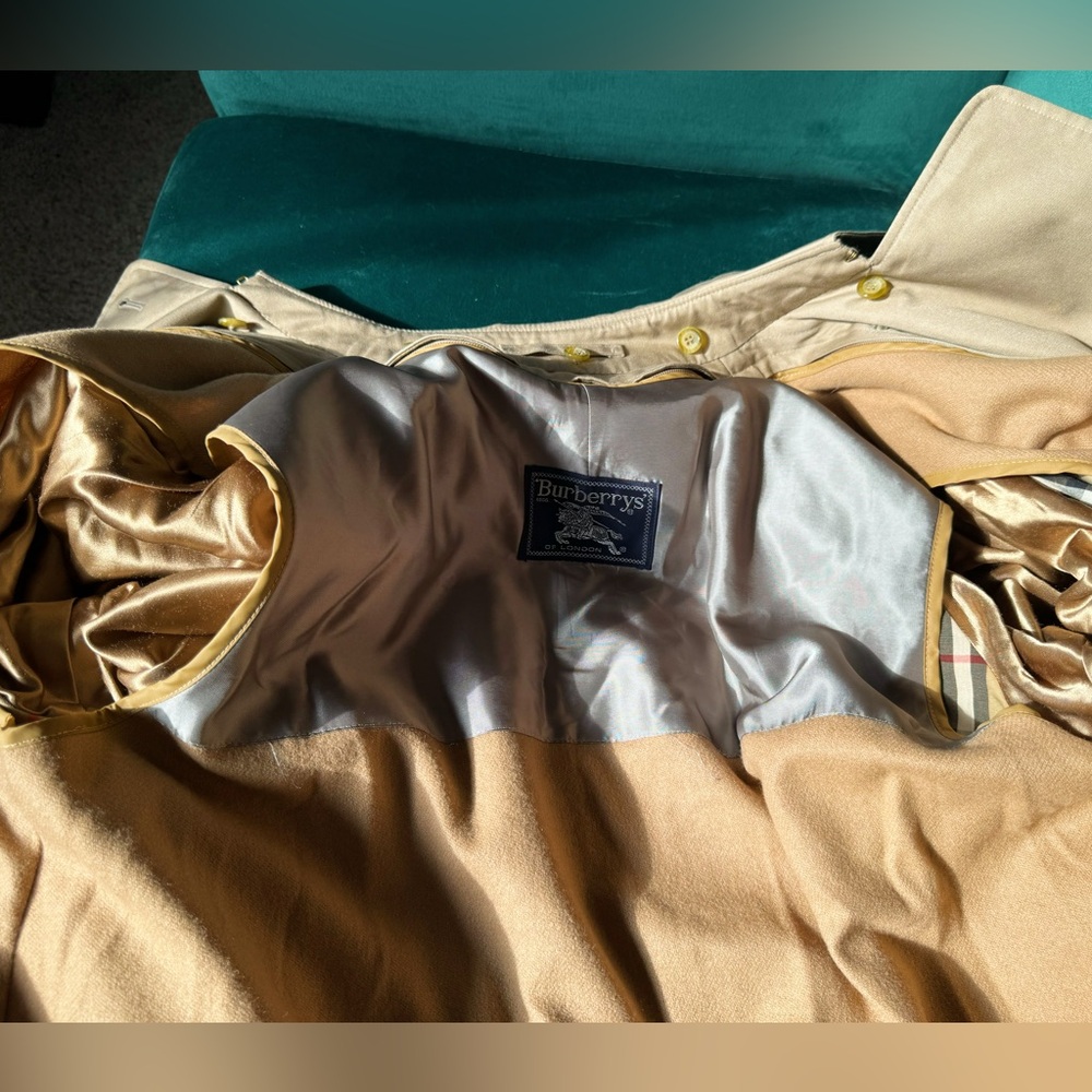 Authentic Burberry Trench Coat - Picture 14 of 16